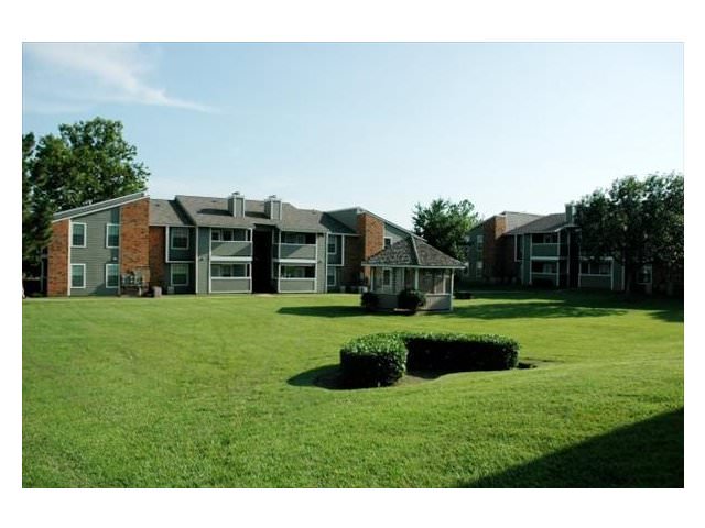 Lincoln Property Company Properties Woodland Oaks