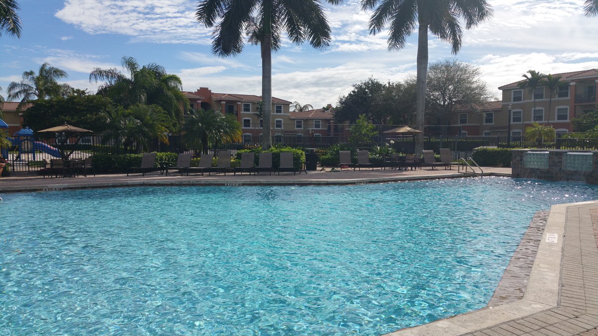 Lincoln Property Company - Properties - Harbour Cove Pembroke Pines Fl