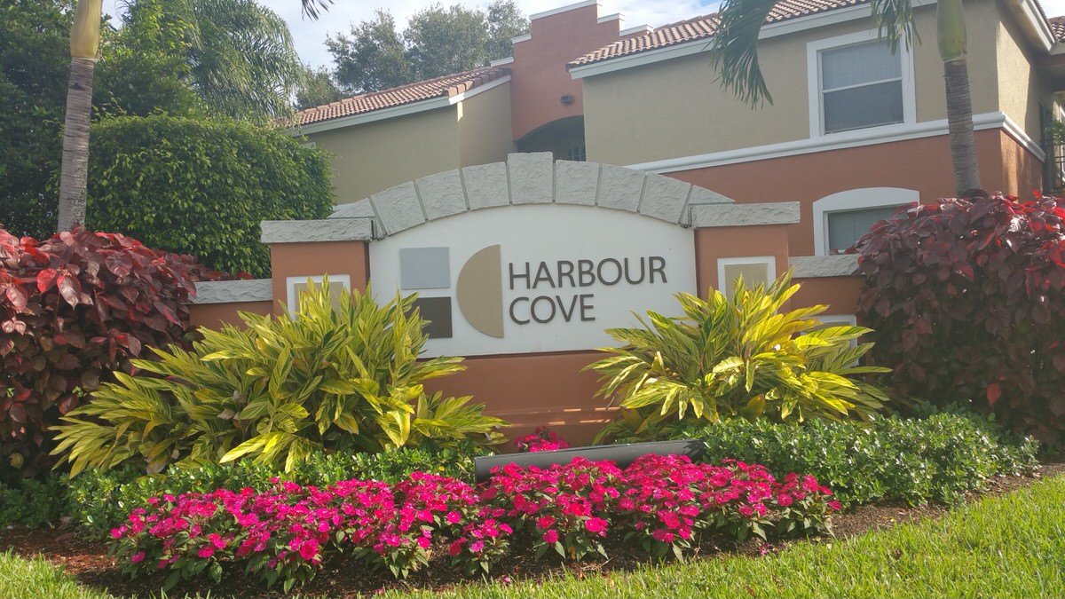 Lincoln Property Company Properties Harbour Cove Pembroke Pines Fl