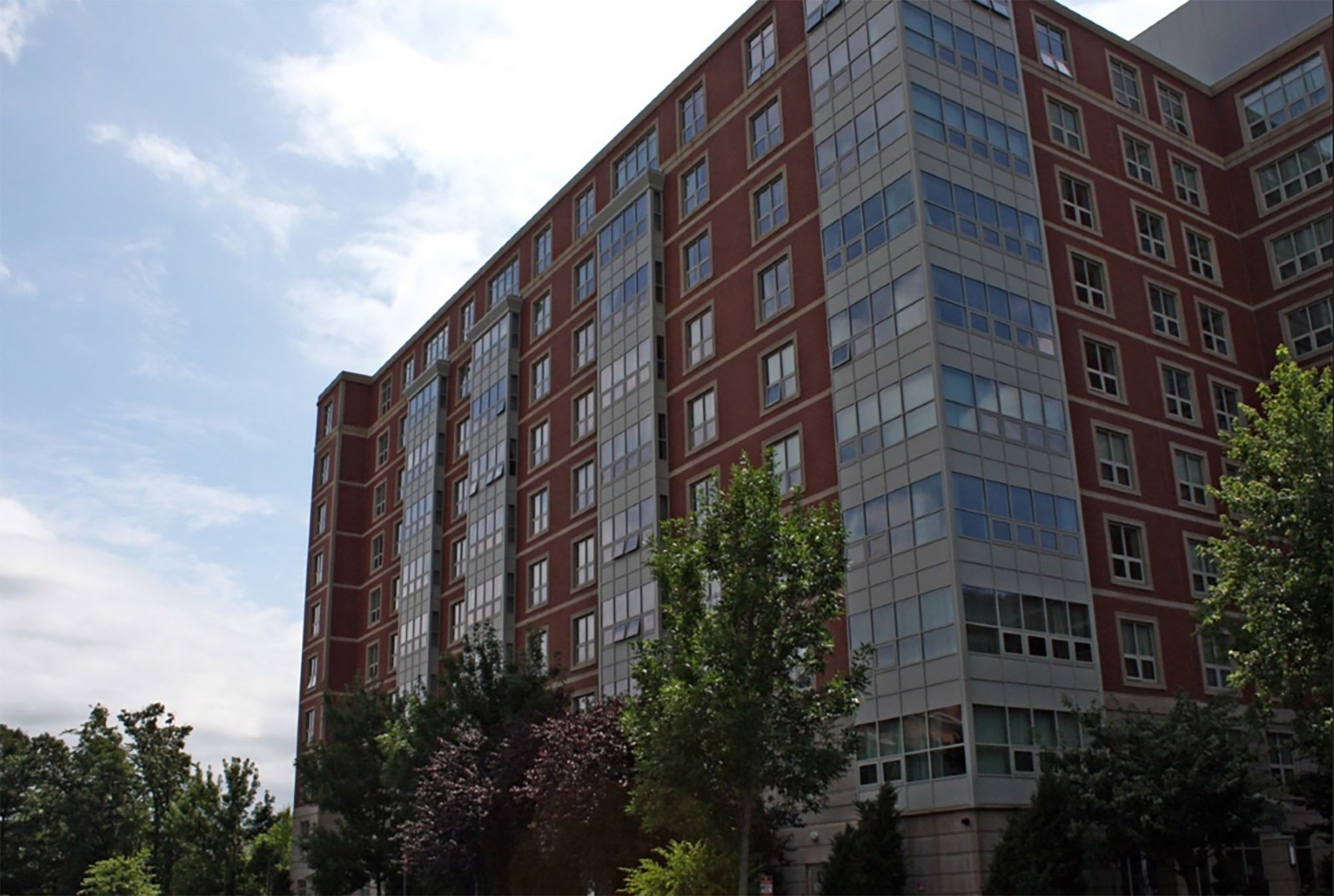 Lincoln Property Company Properties Kimball Towers Burlington Ma