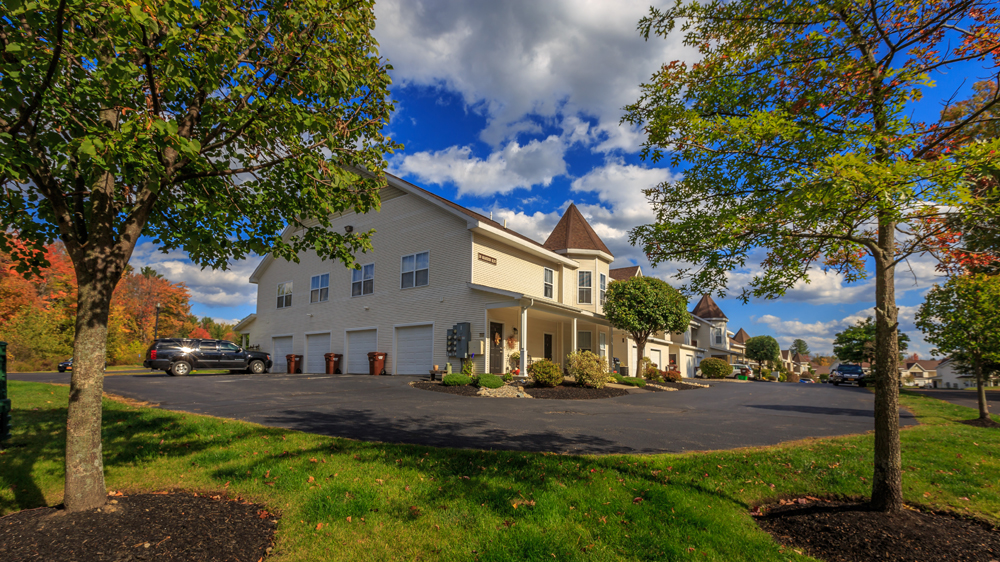 Lincoln Property Company Properties Mansions At Delmar Delmar Ny