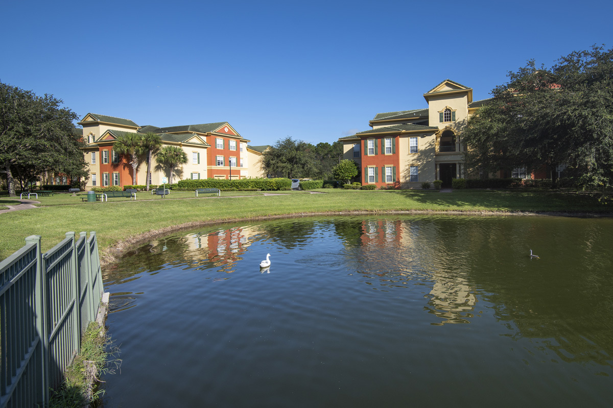 Lincoln Property Company Properties Victoria Place Apartments