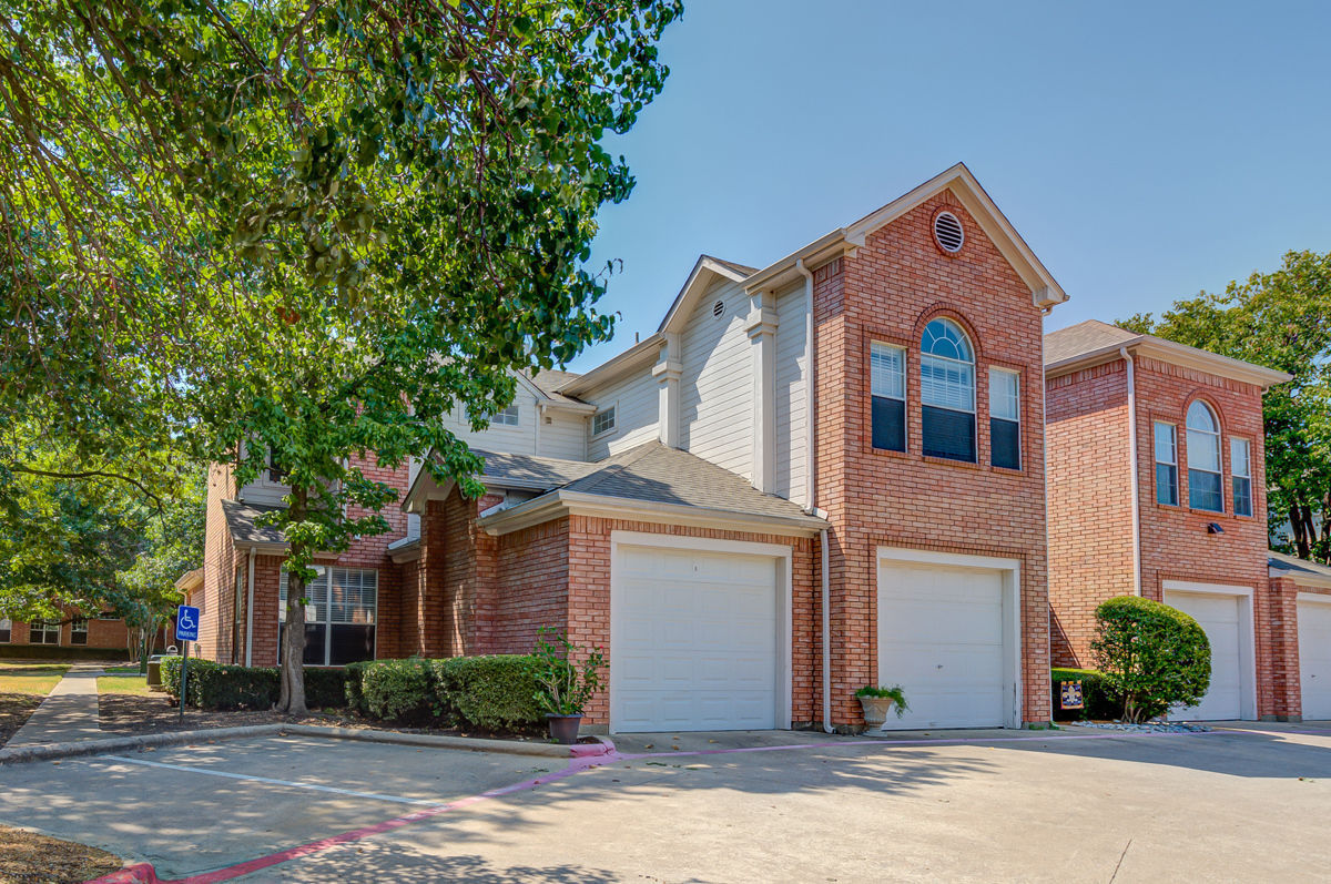 Lincoln Property Company Properties Courts At Bent Tree