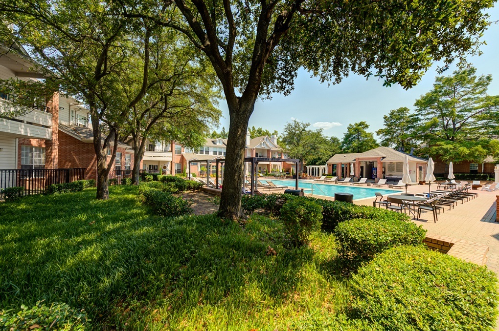 Lincoln Property Company Properties Courts At Bent Tree