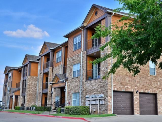 Lincoln Property Company Properties Parkways On