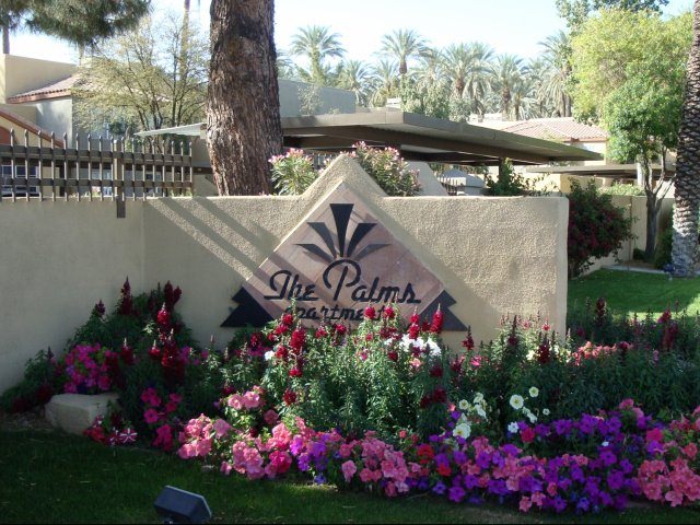 Lincoln Property Company Properties The Palms Phoenix Az