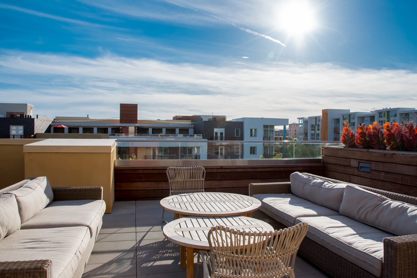 Lincoln Property Company - Properties - Runway At Playa Vista Playa