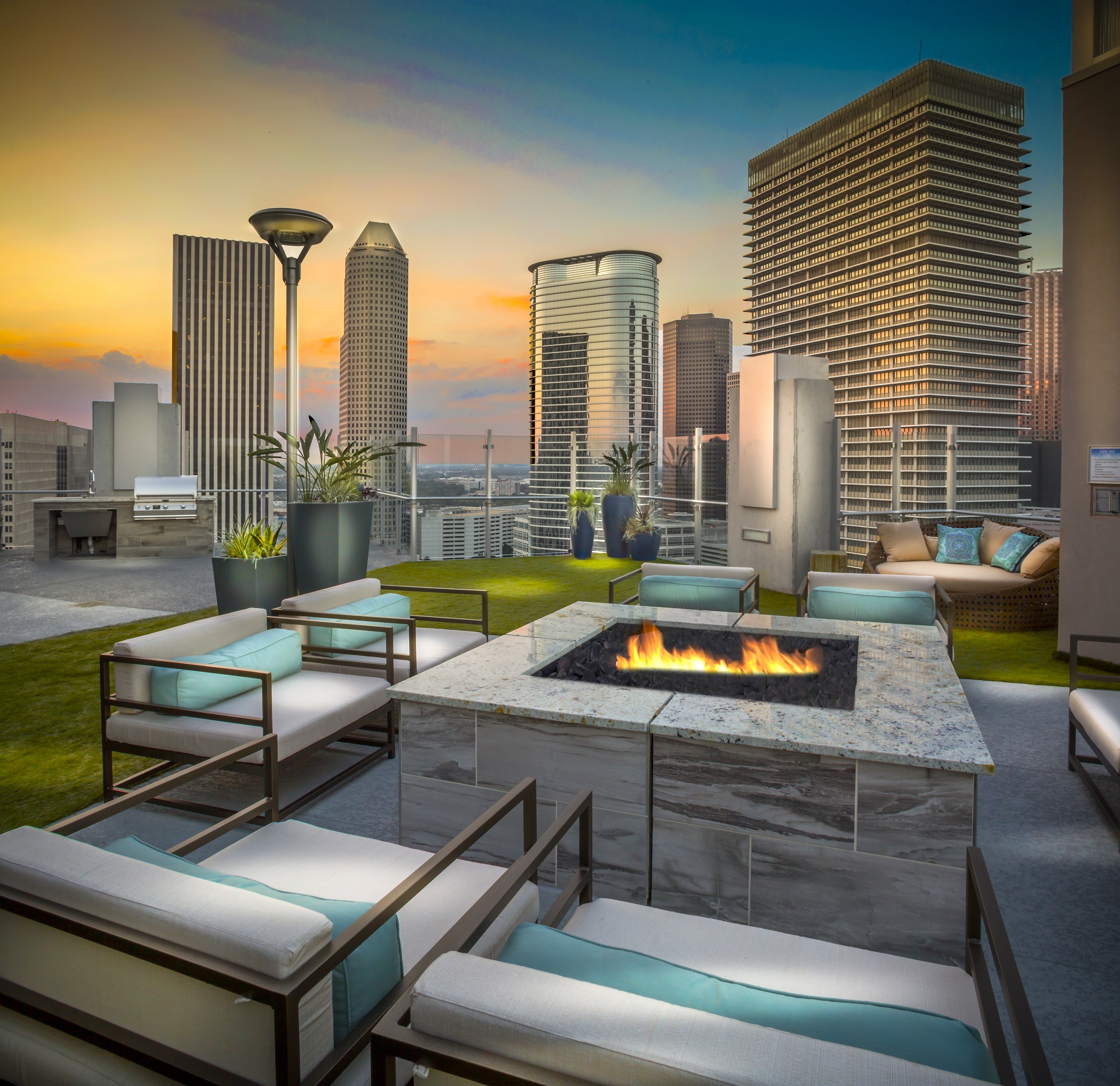 Lincoln Property Company Properties Skyhouse Main