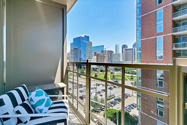 Lincoln Property Company Properties Victoryplace Dallas Tx