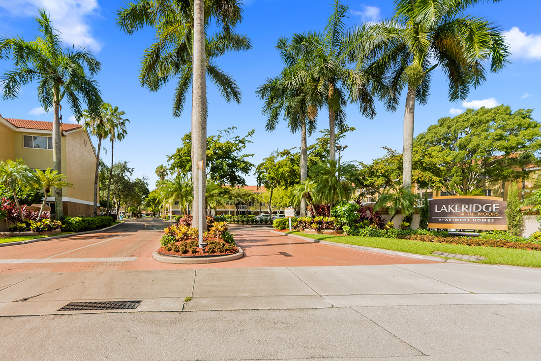Lincoln Property Company Properties Lakeridge At The