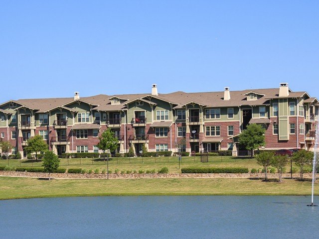 2 Apartments In Carrollton Tx