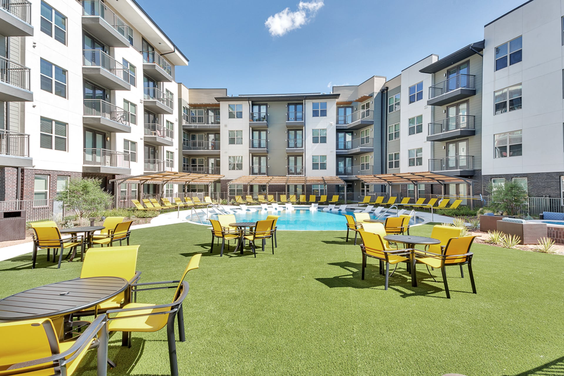 Lincoln Property Company Properties The Nash Apartments Dallas Tx Apartments In Preston Hollow