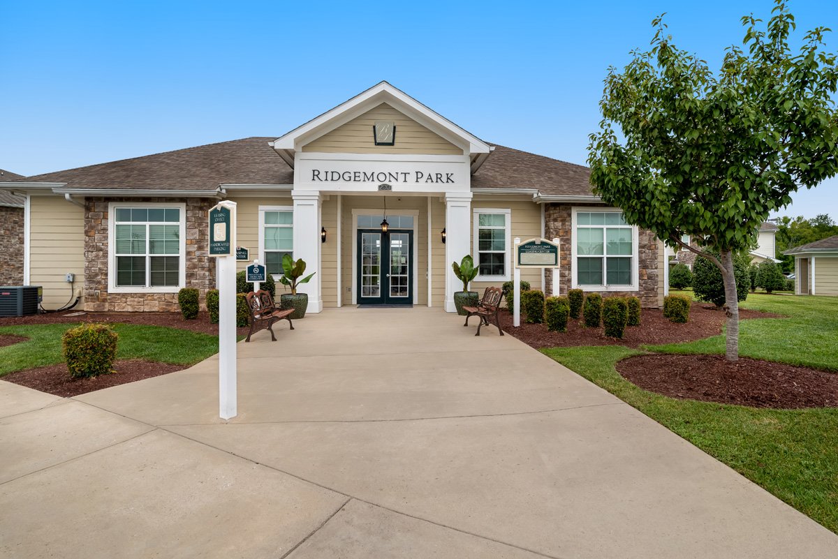 Lincoln Property Company - Properties - Ridgemont Park Smyrna Tn