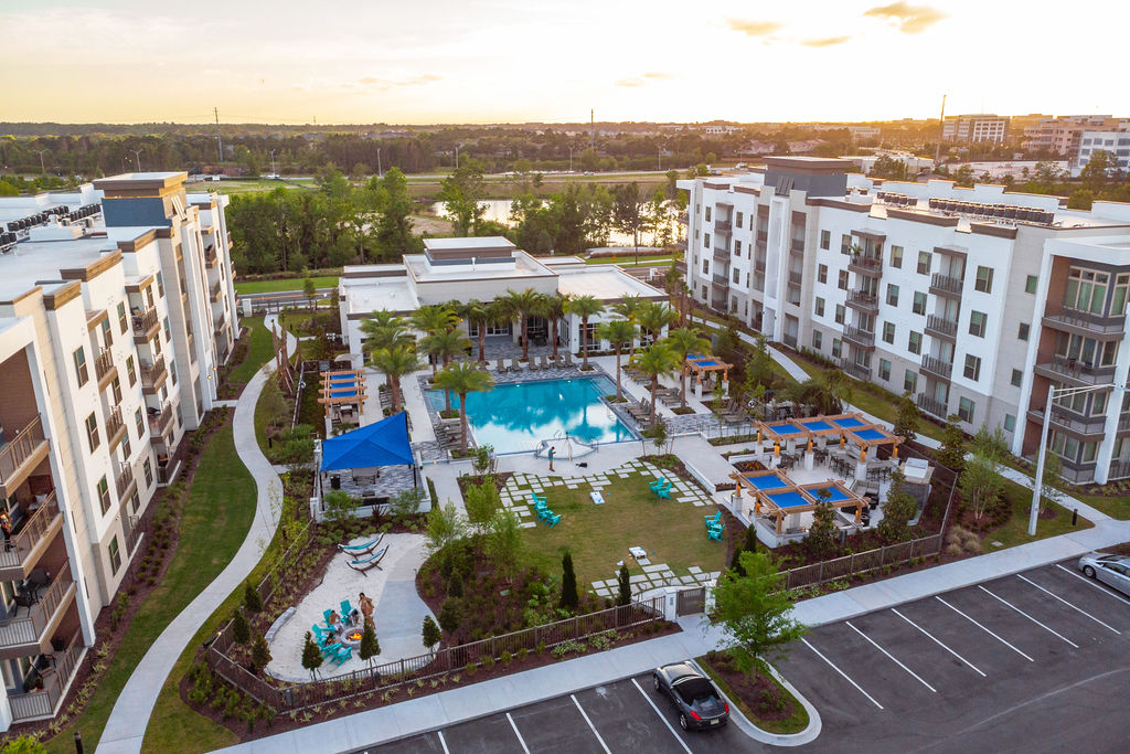 Lincoln Property Company Properties Sur At Southside Quarter