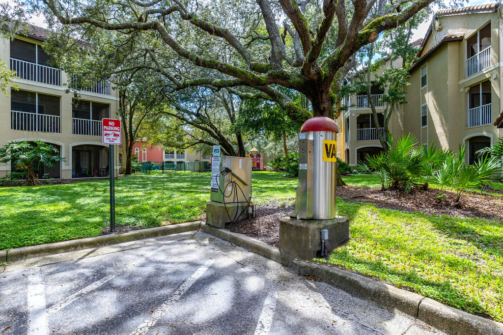 Lincoln Property Company Properties Mezzo Of Tampa Palms Tampa Fl